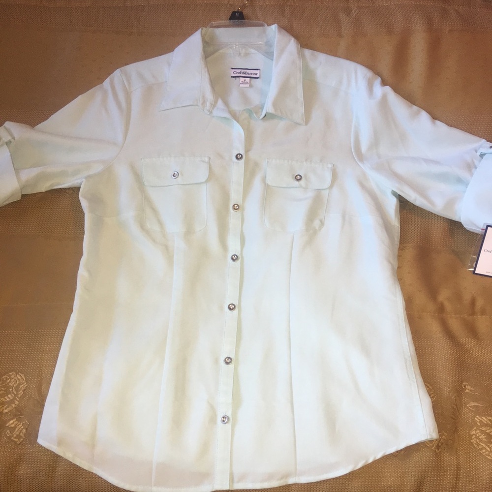 Women’s Blouse size Medium light pastel blue color